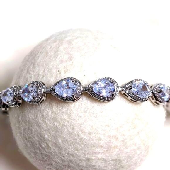 Y2K Cubic Zirconia Rhodium Plating Pear Shaped Stone Tennis Bracelet - Picture 6 of 12
